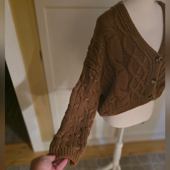 HYFVE Women's Cozy Brown Cable Knit Cropped Sweater - Picture 6 of 16